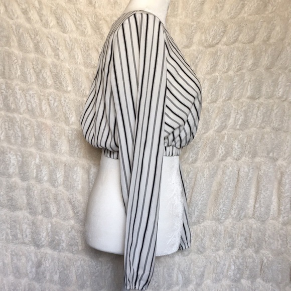 3/$15 Women’s white striped long sleep crop top - Picture 3 of 4